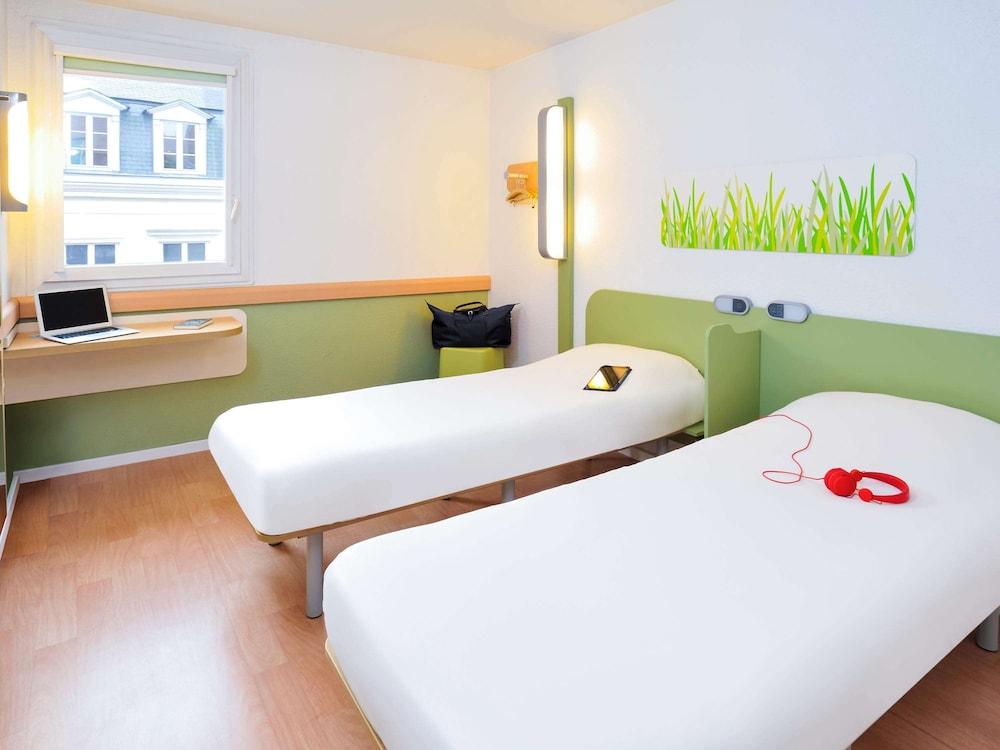 Ibis Budget Lille Gares Vieux-Lille Bagian luar foto