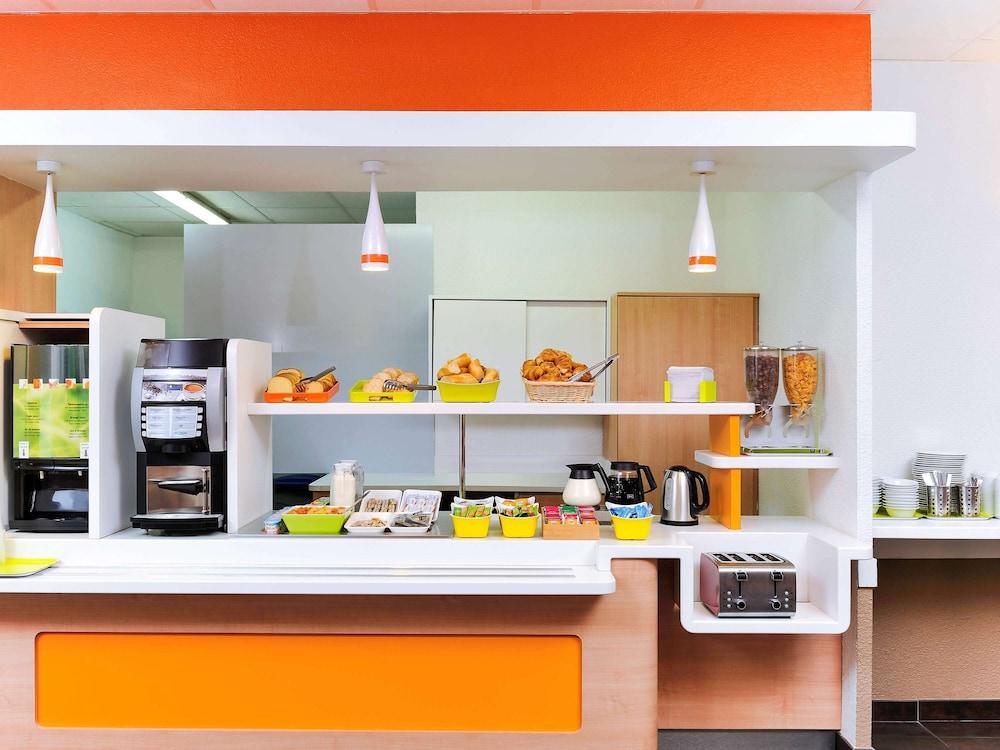 Ibis Budget Lille Gares Vieux-Lille Bagian luar foto